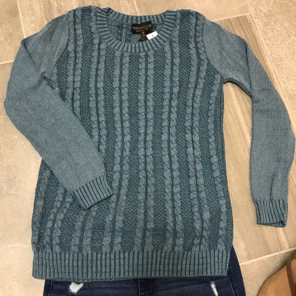 Size Medium NWT Stitch Fix Sweater
